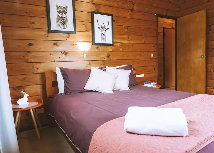 3 Bedroom Sleeps 6 Fast Wifi Free Parking Ideal For Families Or Longer Work Holiday home Rotorua