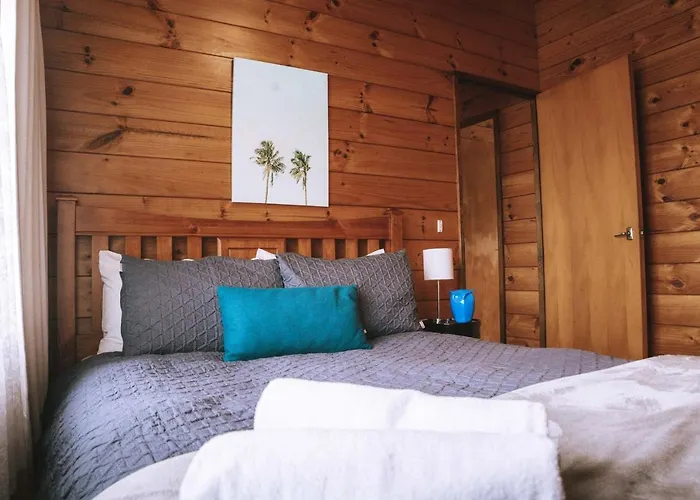 3 Bedroom Sleeps 6 Fast Wifi Free Parking Ideal For Families Or Longer Work Holiday home *