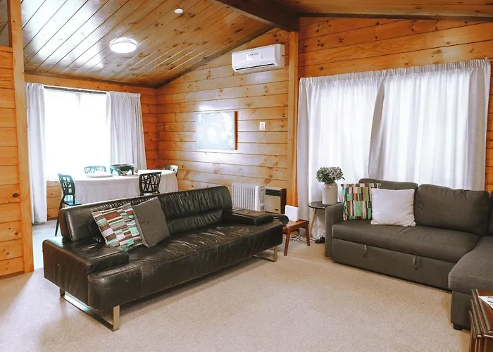 Holiday home 3 Bedroom Sleeps 6 Fast Wifi Free Parking Ideal For Families Or Longer Work