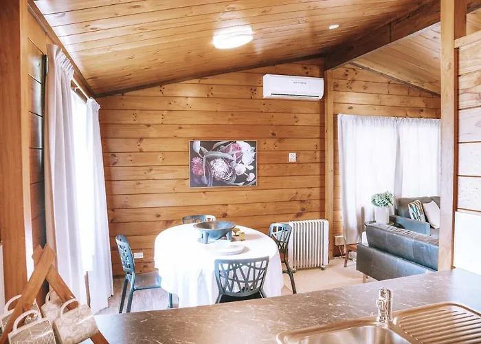 3 Bedroom Sleeps 6 Fast Wifi Free Parking Ideal For Families Or Longer Work
