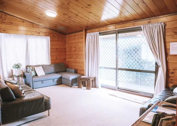 Holiday home 3 Bedroom Sleeps 6 Fast Wifi Free Parking Ideal For Families Or Longer Work Rotorua