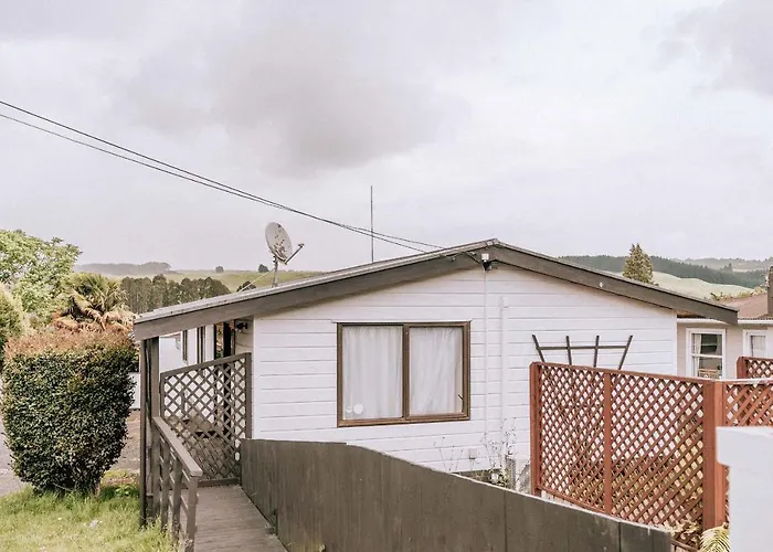 Holiday home 3 Bedroom Sleeps 6 Fast Wifi Free Parking Ideal For Families Or Longer Work Rotorua