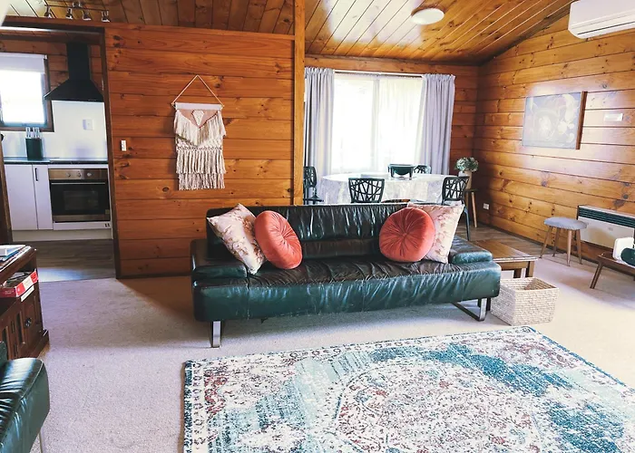 3 Bedroom Sleeps 6 Fast Wifi Free Parking Ideal For Families Or Longer Work Holiday home