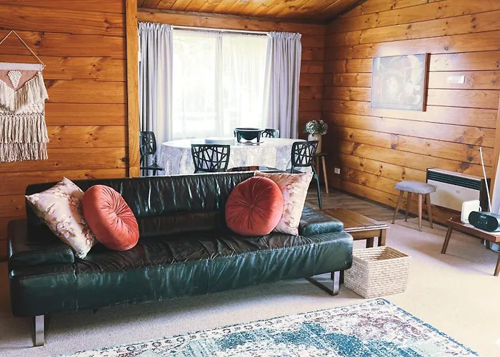 3 Bedroom Sleeps 6 Fast Wifi Free Parking Ideal For Families Or Longer Work Holiday home Rotorua